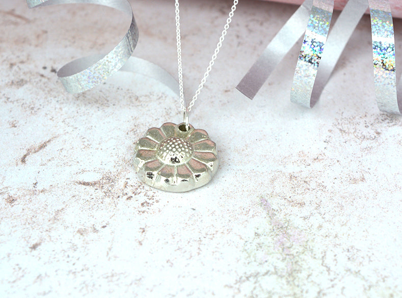 Tin Daisy Necklace