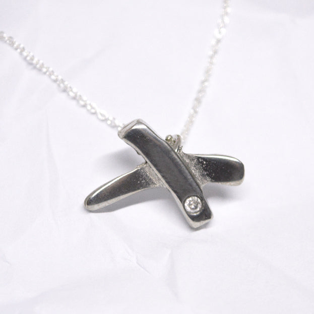 Tin Diamond Kiss Necklace