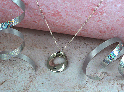 Tin Oval Twist Diamond Necklace