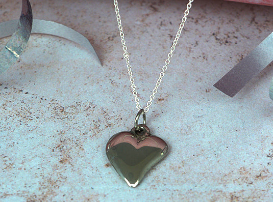 Tin Off Shape Necklace